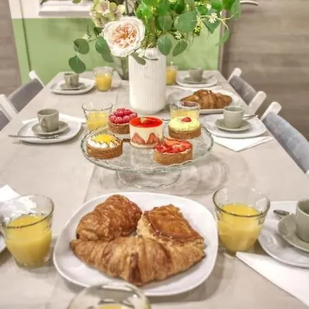 Apartment Amazing New Bastille 3 Bedrooms 2 Bathrooms *