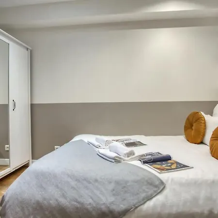Amazing New Bastille 3 Bedrooms 2 Bathrooms *