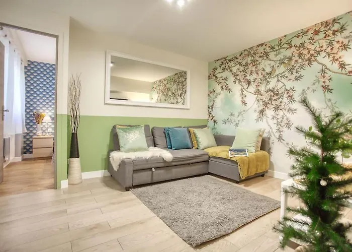 Amazing New Bastille 3 Bedrooms 2 Bathrooms *