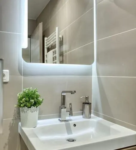 Amazing New Bastille 3 Bedrooms 2 Bathrooms