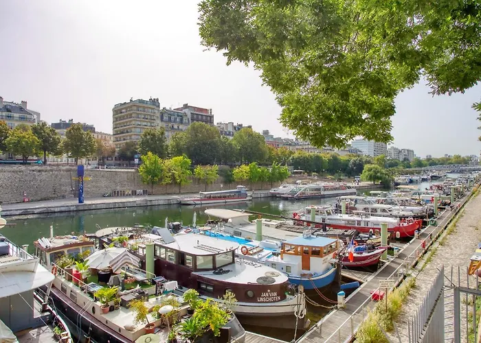 Amazing New Bastille 3 Bedrooms 2 Bathrooms Paris