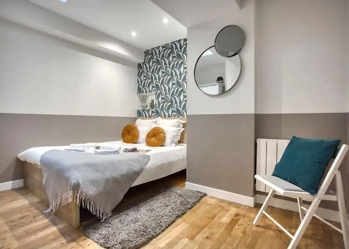 Amazing New Bastille 3 Bedrooms 2 Bathrooms Paris